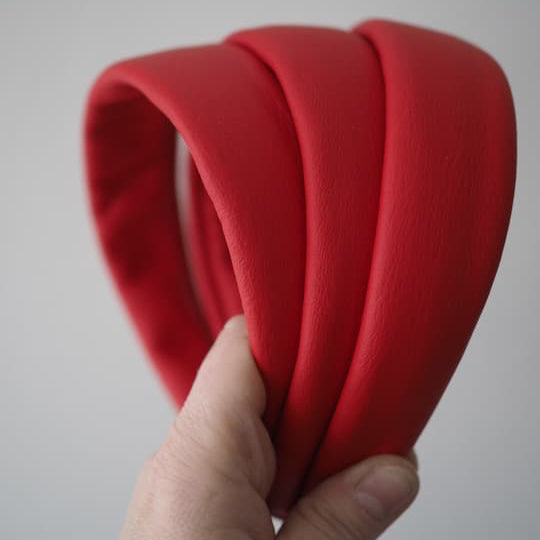 Suomessa käsityönä valmistettu nahkainen hiuspanta - Leather headband , handmade in Finland