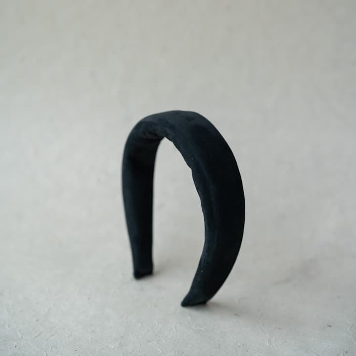 Suomessa käsityönä valmistettu nahkainen hiuspanta - Leather headband , handmade in Finland